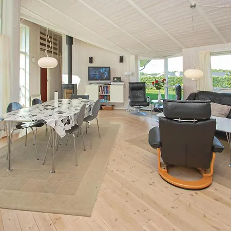 Gorgeous In Haderslev With Wifi 5* Flovt